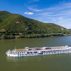 Riverside Luxury Cruises Makes A Splash